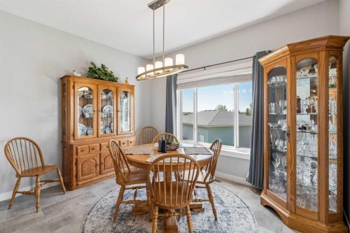 7 Bishop Circle, Carstairs, AB - Indoor Photo Showing Dining Room
