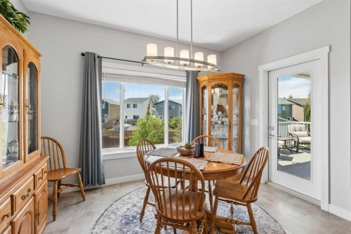 7 Bishop Circle, Carstairs, AB - Indoor Photo Showing Dining Room