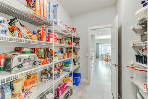 7 Bishop Circle, Carstairs, AB - Indoor With Storage