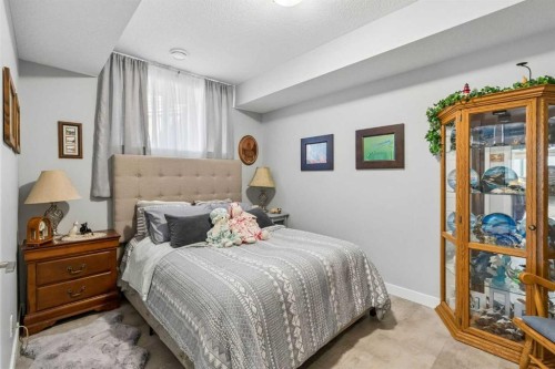 7 Bishop Circle, Carstairs, AB - Indoor Photo Showing Bedroom