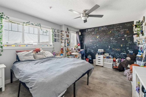 7 Bishop Circle, Carstairs, AB - Indoor Photo Showing Bedroom