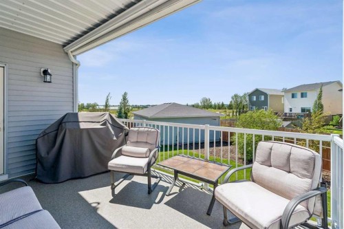 7 Bishop Circle, Carstairs, AB - Outdoor With Deck Patio Veranda With Exterior