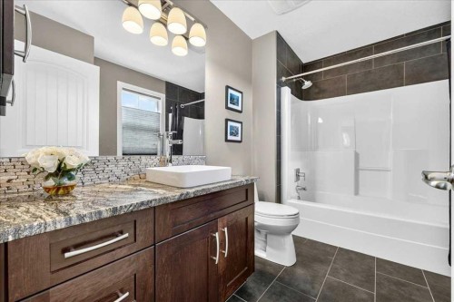 146 Valley Pointe Way Nw, Calgary, AB - Indoor Photo Showing Bathroom