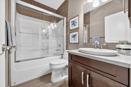146 Valley Pointe Way Nw, Calgary, AB - Indoor Photo Showing Bathroom