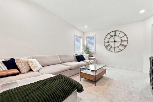 826 Alpine Drive Sw, Calgary, AB - Indoor Photo Showing Living Room