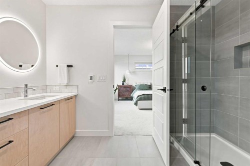 826 Alpine Drive Sw, Calgary, AB - Indoor Photo Showing Bathroom
