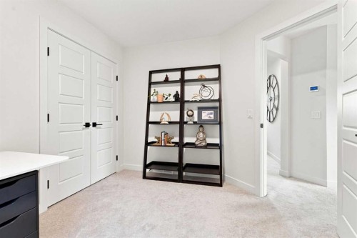 826 Alpine Drive Sw, Calgary, AB - Indoor