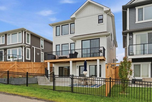826 Alpine Drive Sw, Calgary, AB - Outdoor