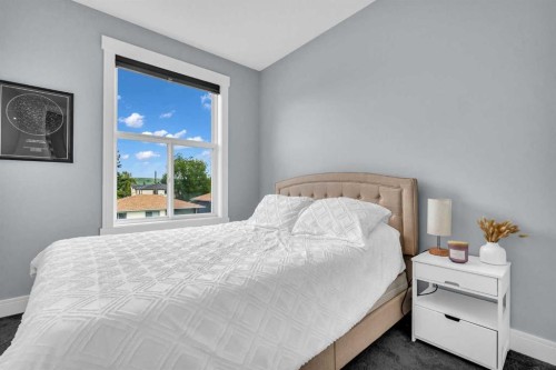 2417 25 Avenue Nw, Calgary, AB - Indoor Photo Showing Bedroom