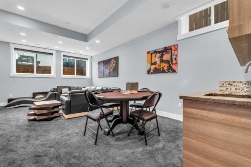 2417 25 Avenue Nw, Calgary, AB - Indoor