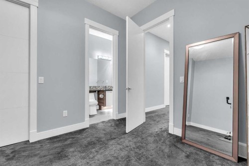 2417 25 Avenue Nw, Calgary, AB - Indoor Photo Showing Other Room