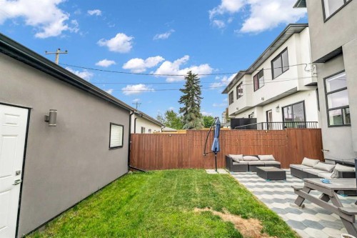 2417 25 Avenue Nw, Calgary, AB - Outdoor With Exterior