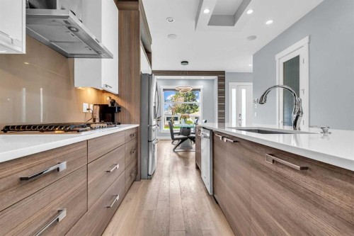 2417 25 Avenue Nw, Calgary, AB - Indoor Photo Showing Kitchen With Upgraded Kitchen