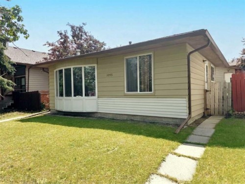1095 Berkley Drive Nw, Calgary, AB 