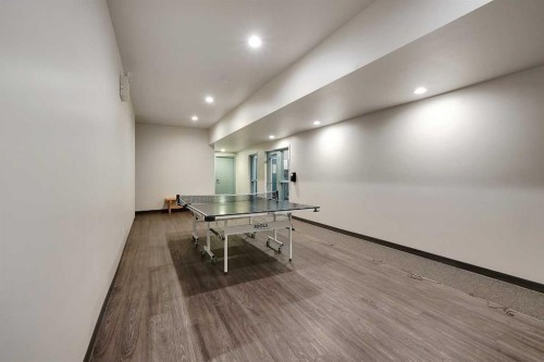 4301-315 Southampton Drive Sw, Calgary, AB - Indoor Photo Showing Other Room