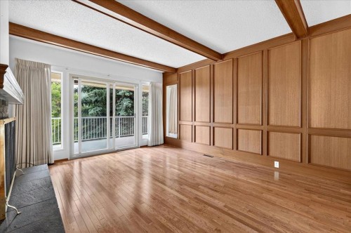 212 Stravanan Bay Sw, Calgary, AB - Indoor Photo Showing Other Room