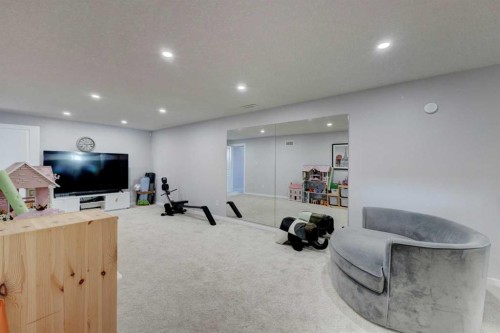 212 Hendon Drive Nw, Calgary, AB 