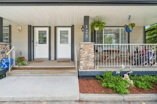 123 Stonemere Place, Chestermere, AB 