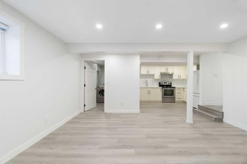 3504 33 Street Se, Calgary, AB 