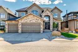 30 Wexford Way SW Calgary, AB T3H 0H1