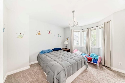 101 Hidden Valley Villas Nw, Calgary, AB - Indoor Photo Showing Bedroom
