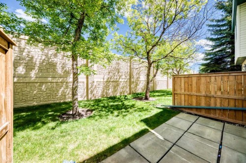 101 Hidden Valley Villas Nw, Calgary, AB - Outdoor