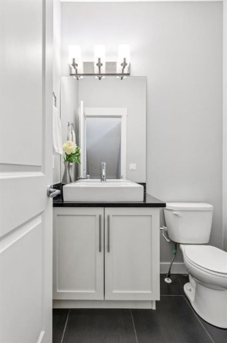 145 Rainbow Falls Glen, Chestermere, AB 