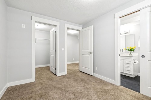 145 Rainbow Falls Glen, Chestermere, AB 