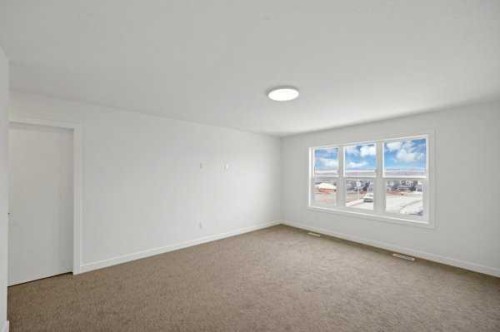 82 Heritage Circle, Cochrane, AB 