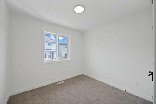 82 Heritage Circle, Cochrane, AB 