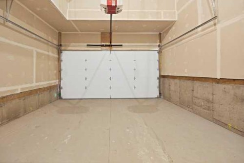 82 Heritage Circle, Cochrane, AB 