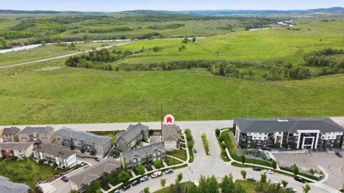 1801-32 Horseshoe Crescent, Cochrane, AB - Outdoor With View