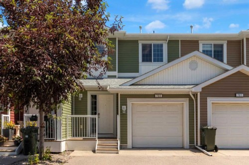 702-800 Yankee Valley Boulevard SE Airdrie, AB T4A 2L2