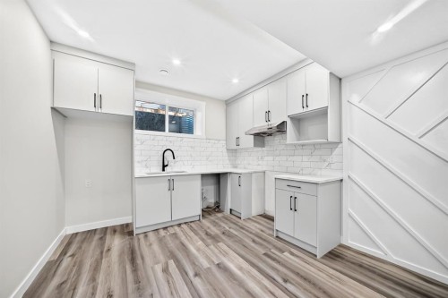 140 Carringham Road Nw, Calgary, AB 