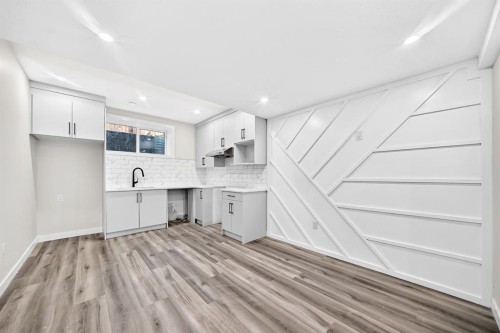 140 Carringham Road Nw, Calgary, AB 