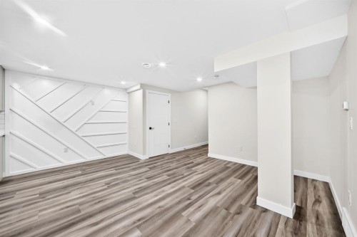 140 Carringham Road Nw, Calgary, AB 