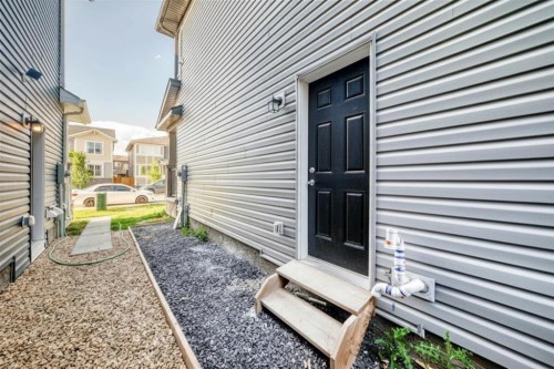 140 Carringham Road Nw, Calgary, AB 