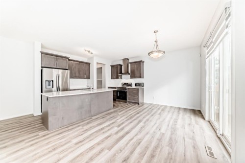 140 Carringham Road Nw, Calgary, AB 