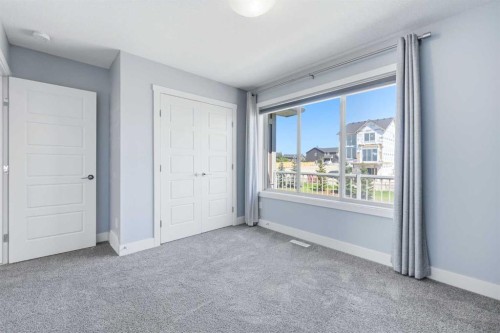 129 Kingsbury Close Se, Airdrie, AB - Indoor