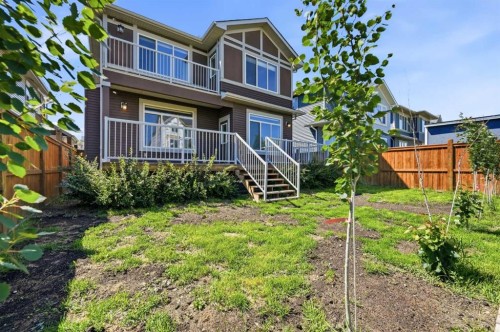 129 Kingsbury Close Se, Airdrie, AB - Outdoor