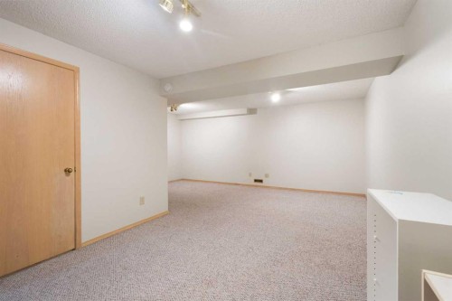 17 Patina Park Sw, Calgary, AB 