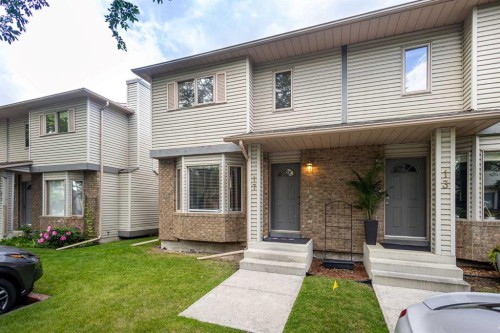 17 Patina Park Sw, Calgary, AB 