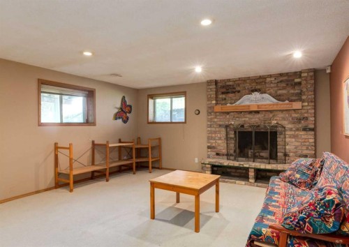 224 Edgedale Drive Nw, Calgary, AB 