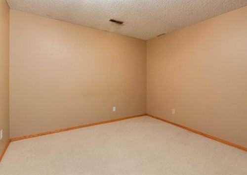 224 Edgedale Drive Nw, Calgary, AB 