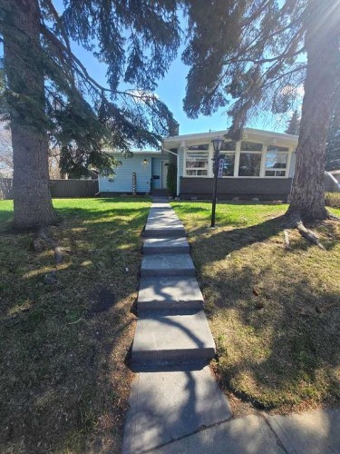 8043 Elbow Drive Sw, Calgary, AB 