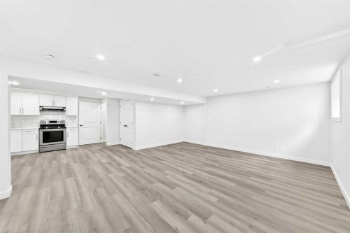 3319 Radcliffe Drive Se, Calgary, AB 