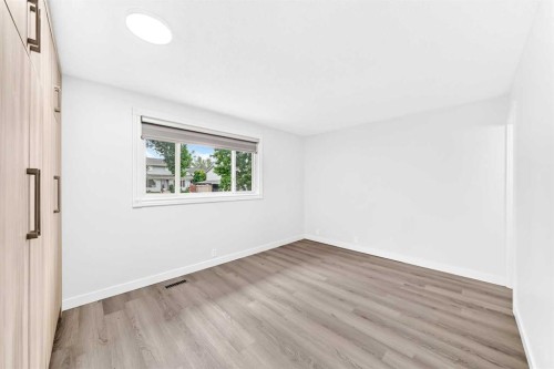3319 Radcliffe Drive Se, Calgary, AB 