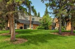 3525 43 Street SW Calgary, AB T3E 3P4