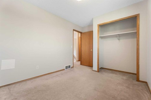 14 Easterbrook Place Se, Airdrie, AB 