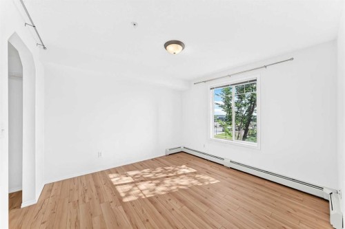 9205-70 Panamount Drive Nw, Calgary, AB - Indoor Photo Showing Other Room